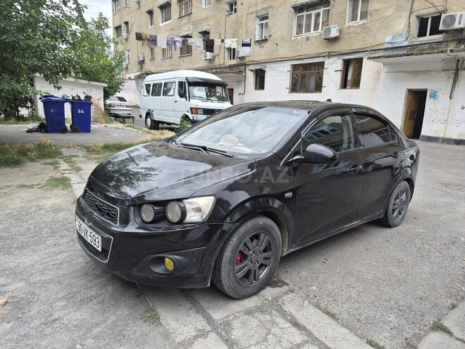 Chevrolet Aveo-5
