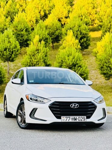 Hyundai Elantra-18