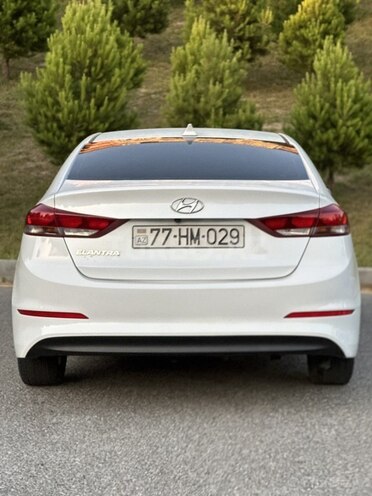 Hyundai Elantra-5
