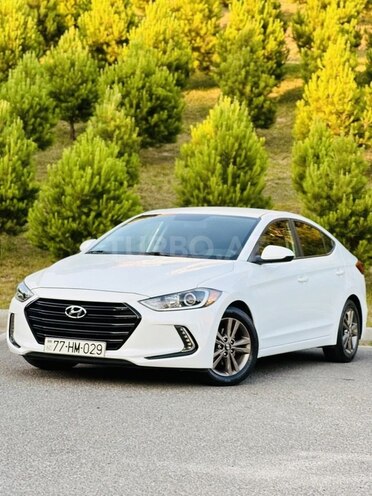 Hyundai Elantra-13