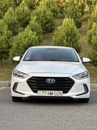 Hyundai Elantra-1