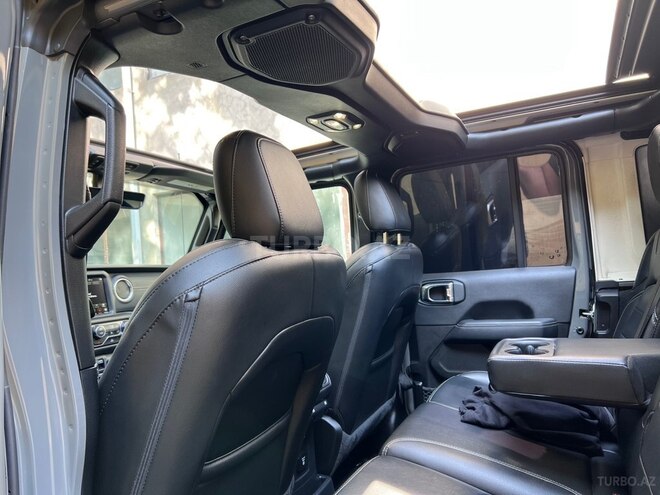 Jeep Wrangler-10
