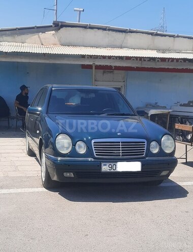 Mercedes E 200-1