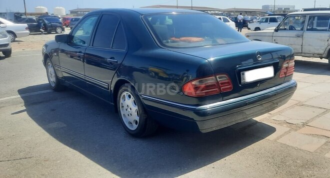 Mercedes E 200-2