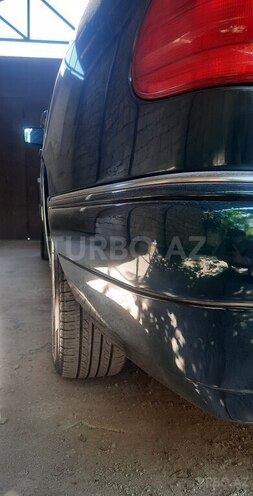 Mercedes E 200-11