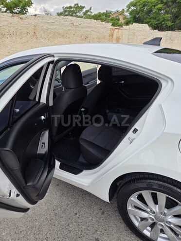 Kia Cerato-5