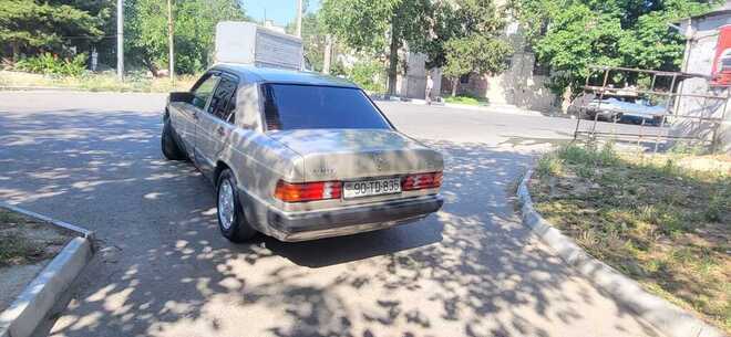 Mercedes 190-9