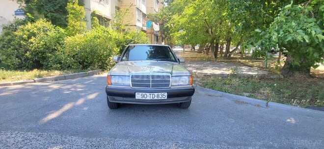 Mercedes 190-1