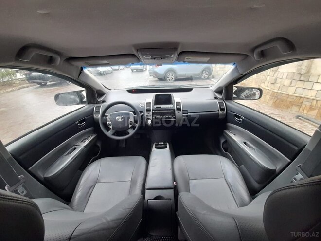 Toyota Prius-7