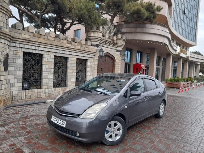 Toyota Prius-2