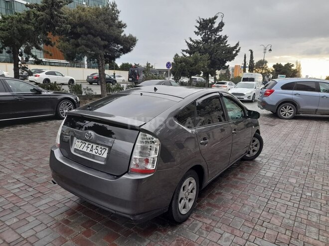 Toyota Prius-3