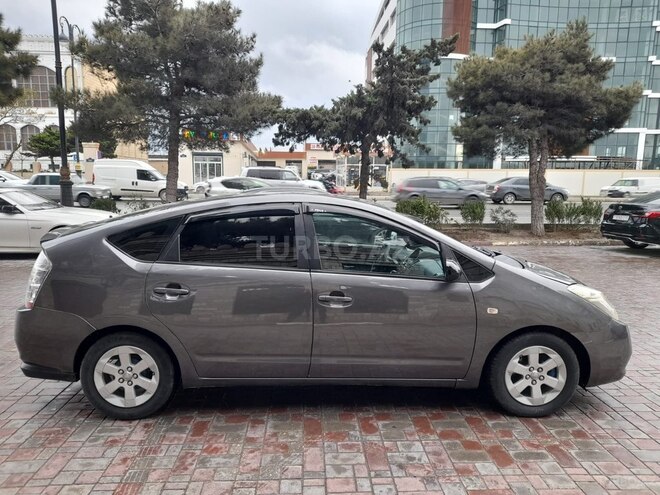 Toyota Prius-6