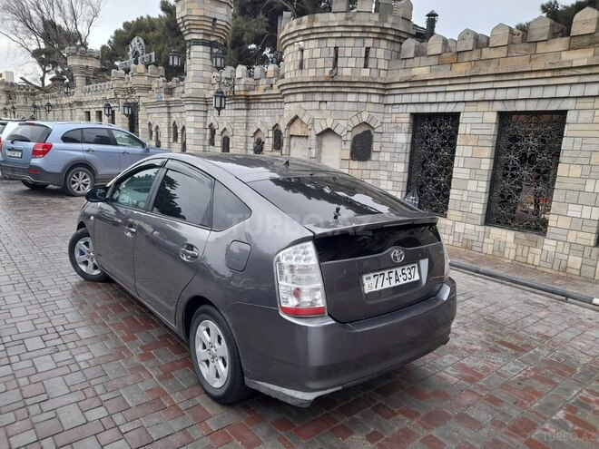 Toyota Prius-4