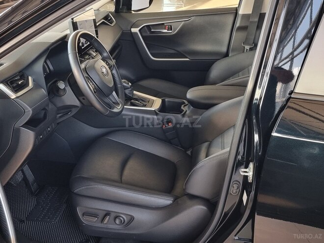 Toyota RAV4-17