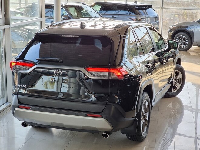 Toyota RAV4-10