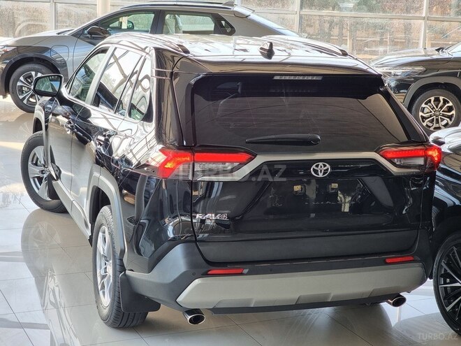 Toyota RAV4-8