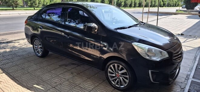 Mitsubishi Attrage-4