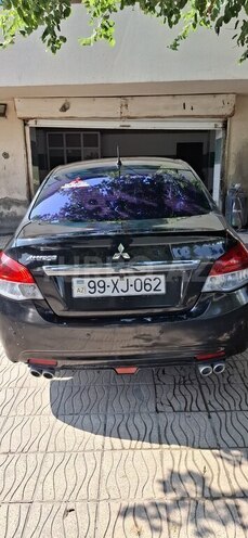 Mitsubishi Attrage-5