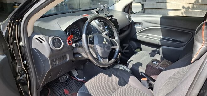 Mitsubishi Attrage-7