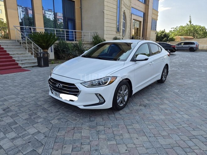 Hyundai Elantra-3