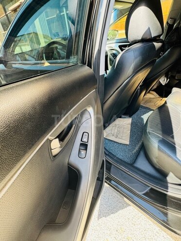 Hyundai Elantra-9
