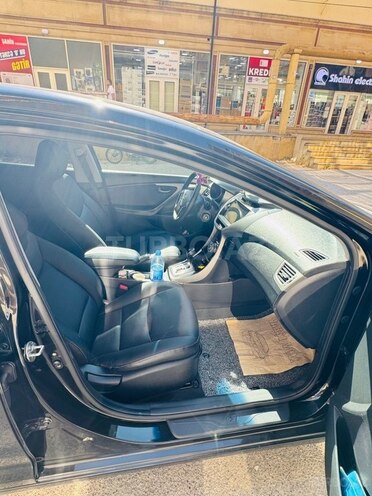 Hyundai Elantra-7