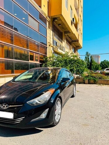Hyundai Elantra-2