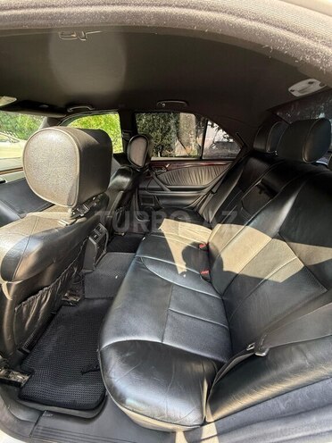 Mercedes E 270-6