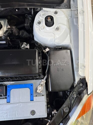 Hyundai Accent-11