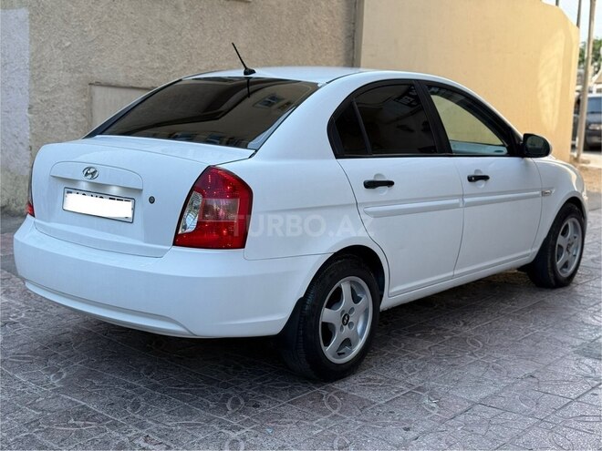 Hyundai Accent-5