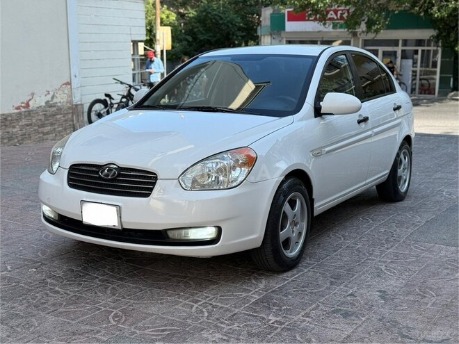 Hyundai Accent-2