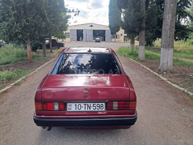 Mercedes 190-4