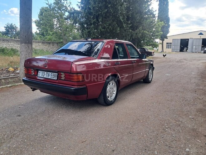 Mercedes 190-5