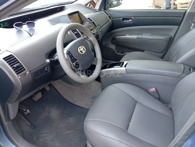 Toyota Prius-17