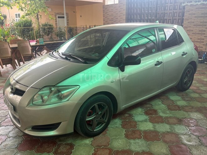 Toyota Auris-7