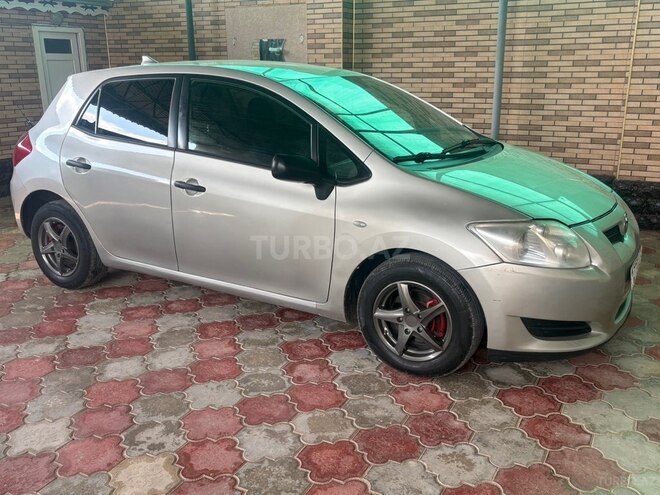 Toyota Auris-5