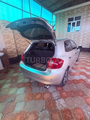 Toyota Auris-16