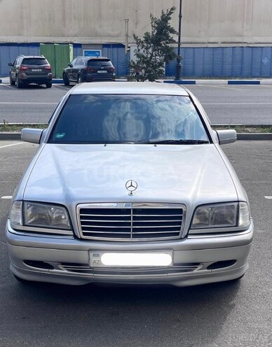 Mercedes C 200-1