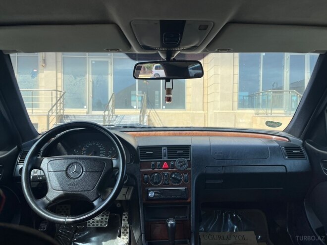 Mercedes C 200-3