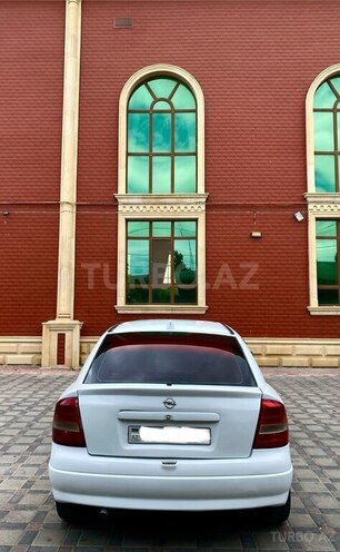 Opel Astra-11