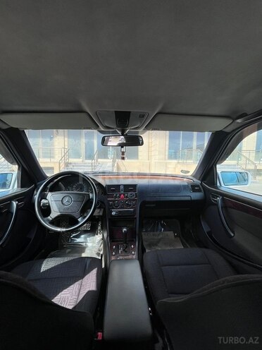 Mercedes C 200-11