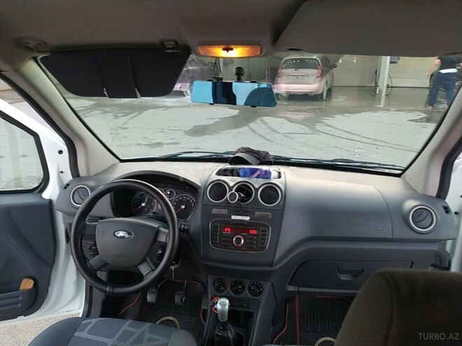 Ford Tourneo Connect-5
