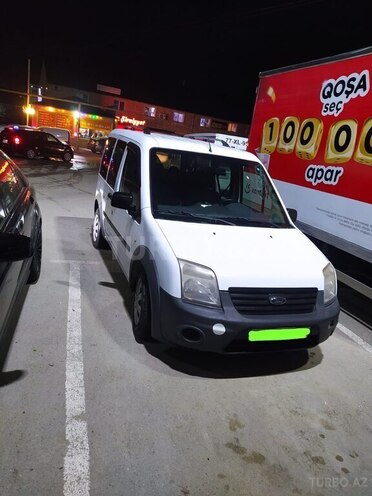 Ford Tourneo Connect-1