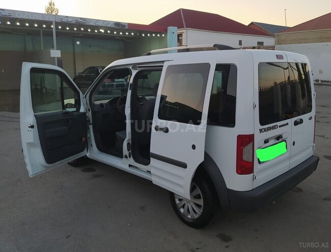 Ford Tourneo Connect-6