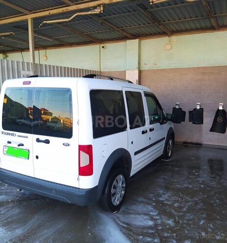 Ford Tourneo Connect-8