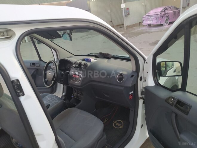 Ford Tourneo Connect-7