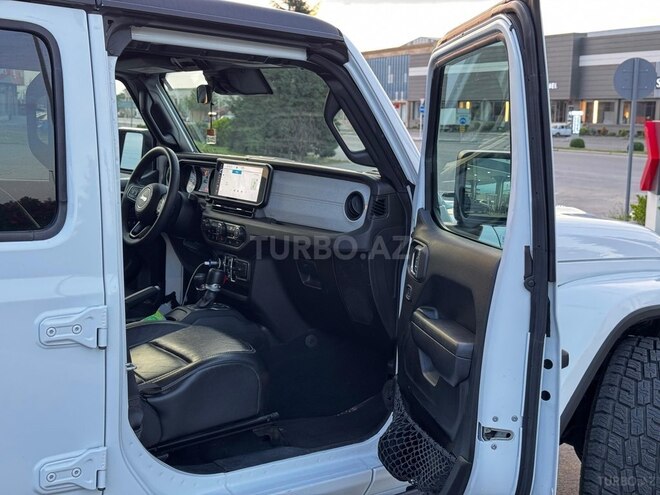 Jeep Wrangler-10