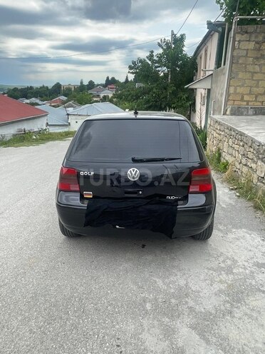 Volkswagen Golf-2