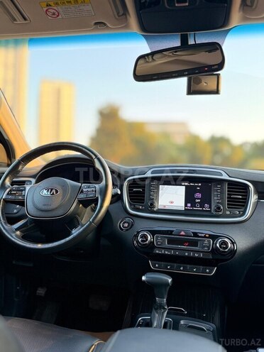 Kia Sorento-11