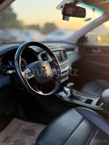 Kia Sorento-12